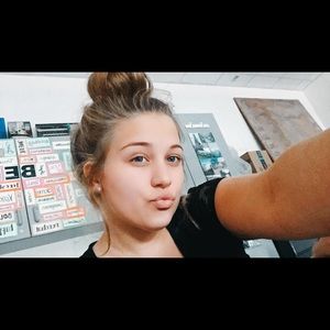 Meet your Posher, Lexi